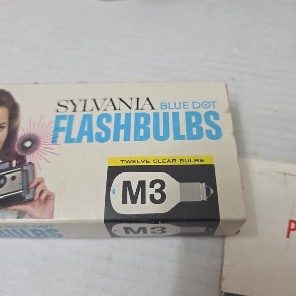 Vintage Polaroid Land Camera W Case Manual & Flashbulbs Model J66 Untested AS IS - Picture 12 of 16